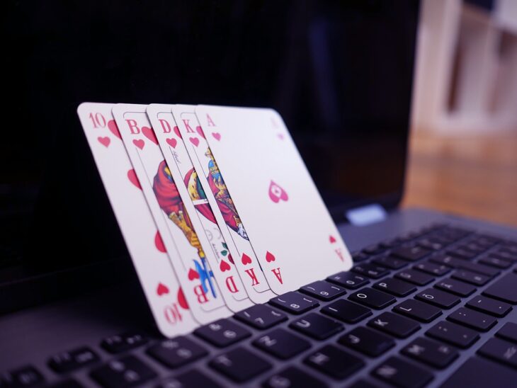 How to Choose the Right Online Poker Website to Play On